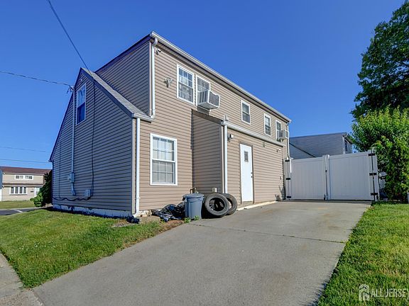 4th image of 73 Daniel St