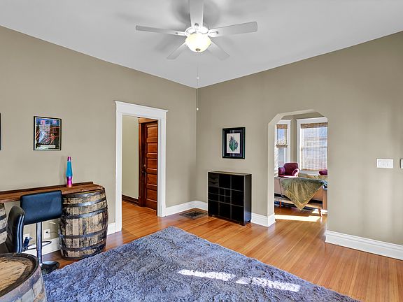 3rd image of 2023 Woodbourne Ave #1