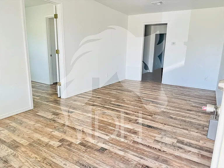 1516 Texas Ave — Photo 8