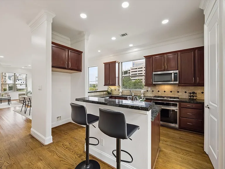 6832 Staffordshire Blvd — Photo 13