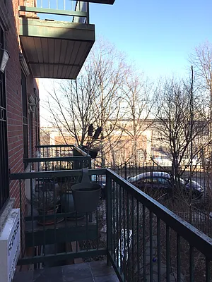 Rented by Urban Real Estate Property Group Inc | media 32