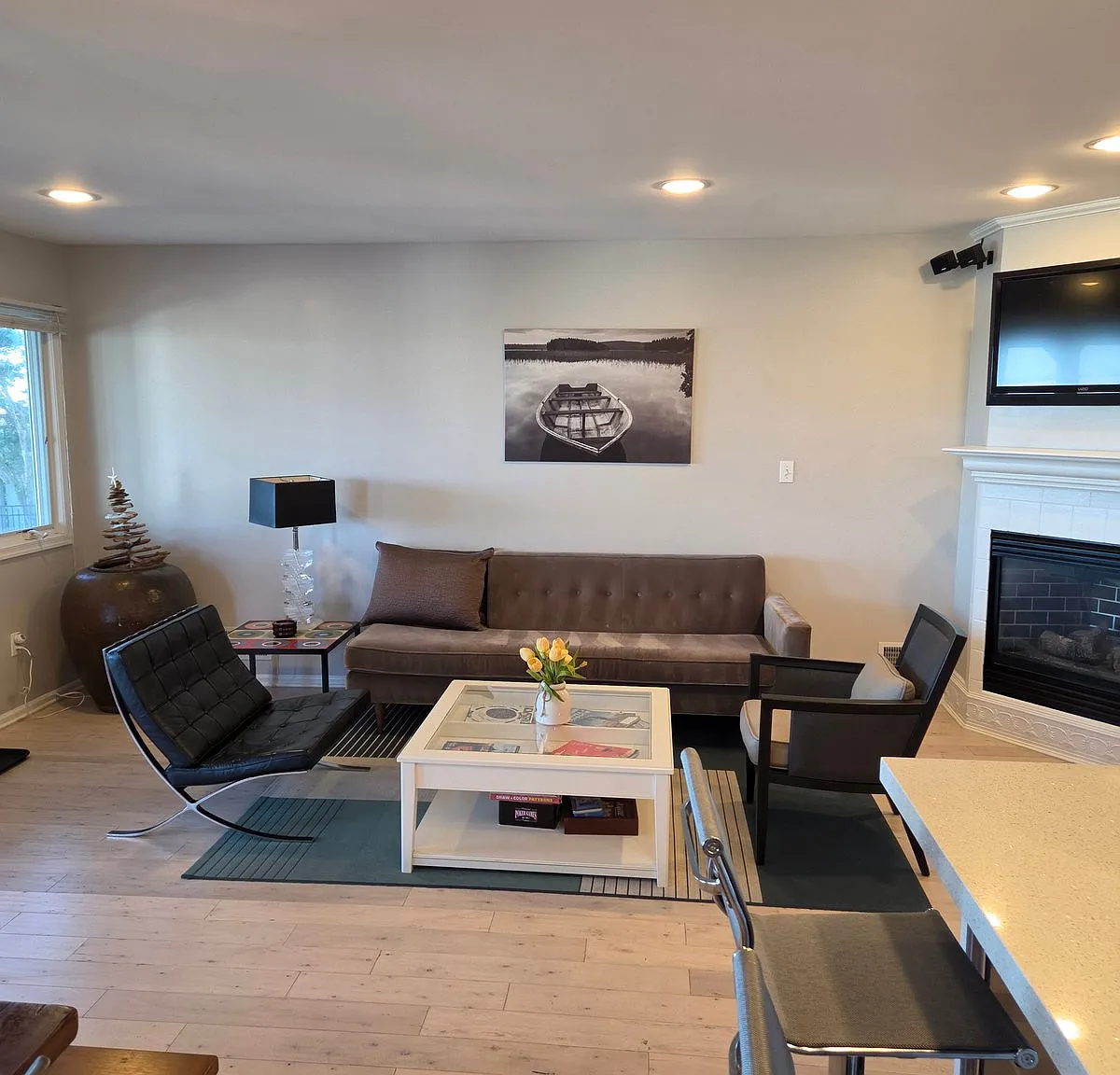 2 bed, $3,000 — Photo 4