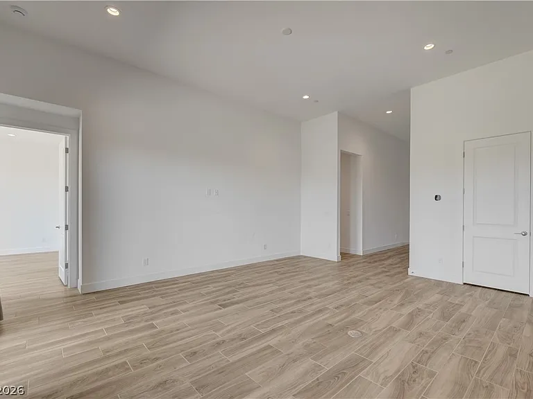11803 Giroma Ave — Photo 6