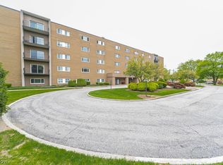 20333 Detroit Rd APT 414, Rocky River, OH 44116