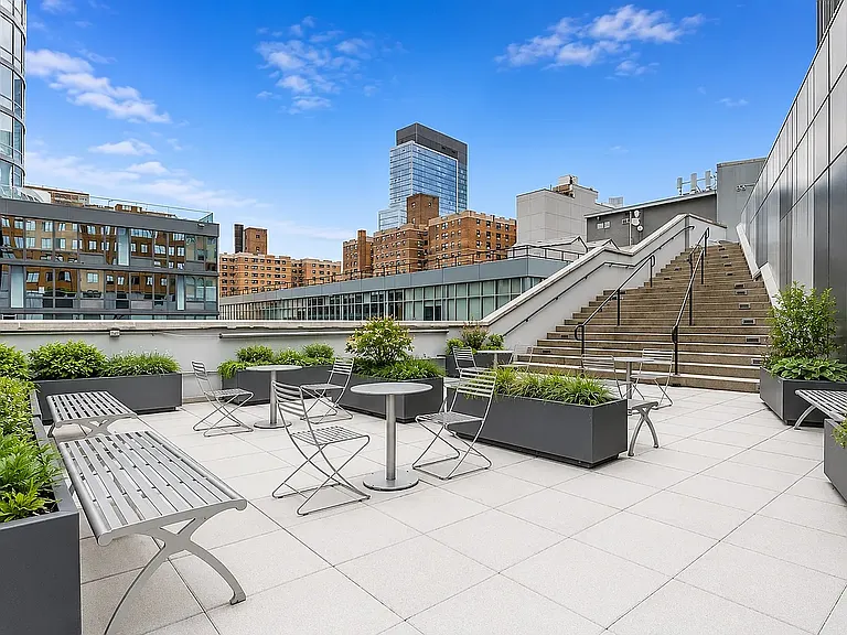 150 Myrtle Ave #611 — Photo 7