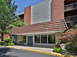 590 Sarah Ln APT 107, Saint Louis, MO 63141