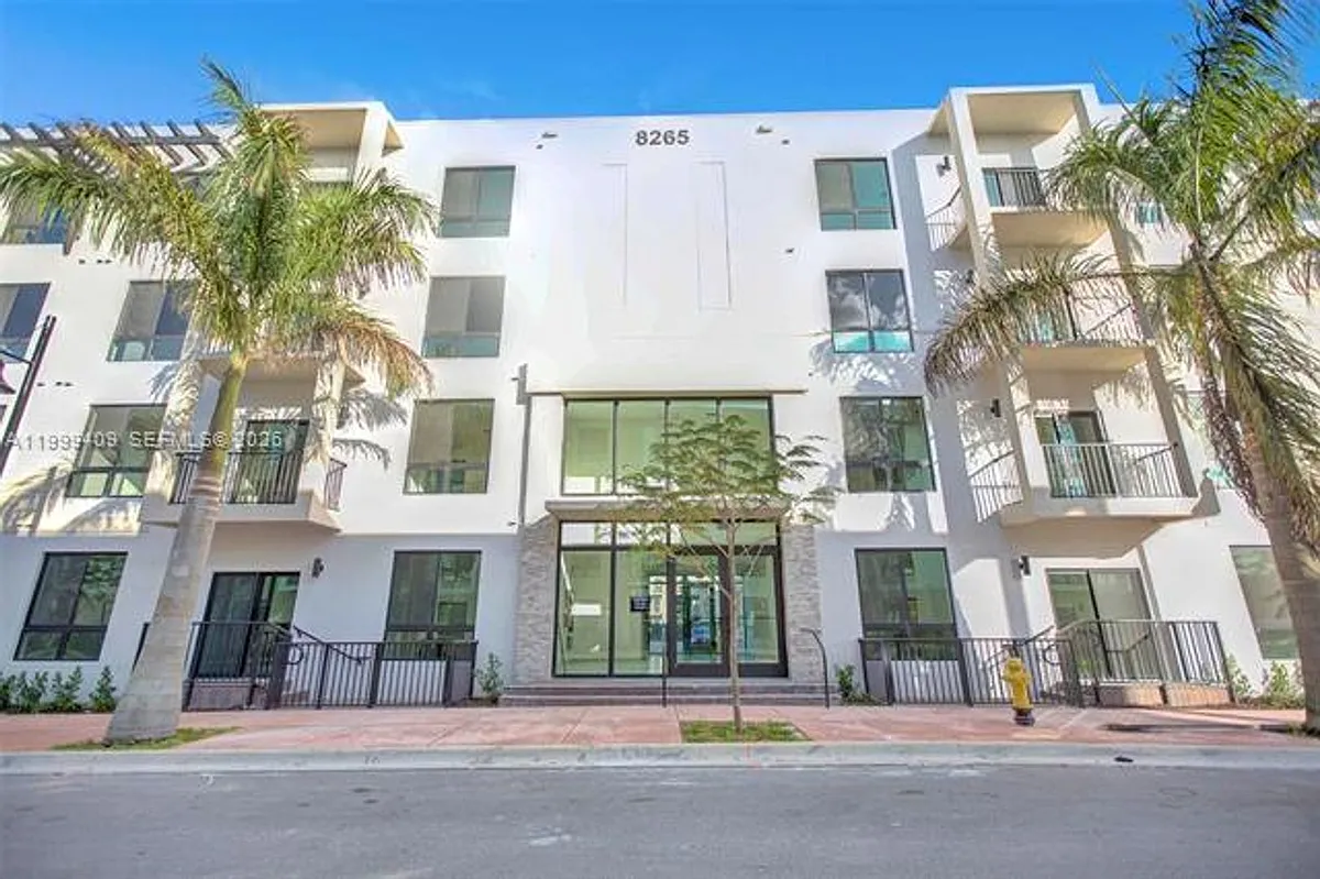 Building Photo - 8265 NW 41st St #C-406