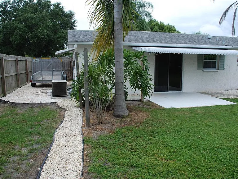1624 Springdale Dr — Photo 5