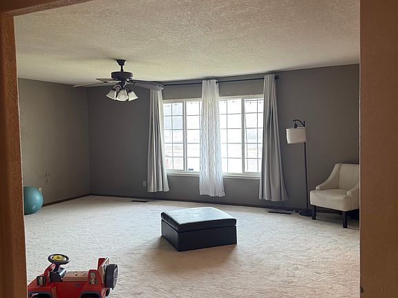 5th image of 1330 Edwards Dr