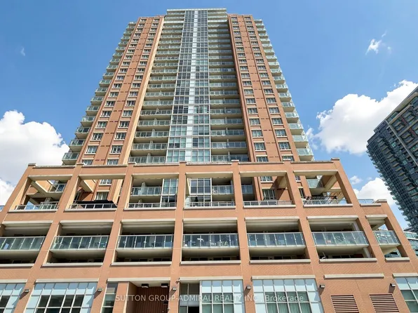 125 Western Battery Rd #710, Toronto, ON M6K 3R8