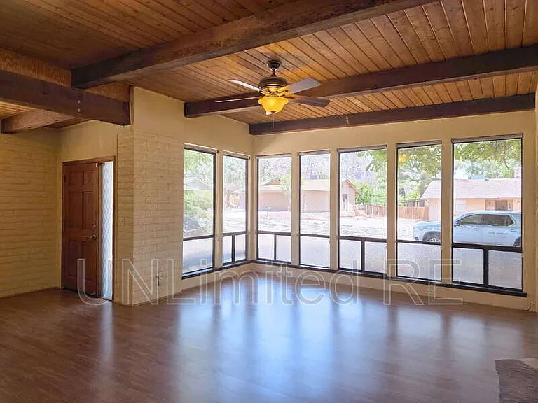 355 Canyon Diablo Rd — Photo 2