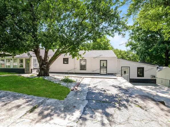 335 N Ash Ave, Independence, MO 64053