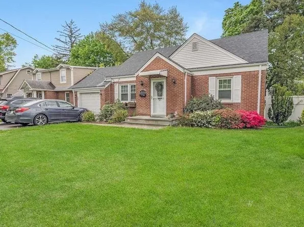 272 Kinderkamack Rd, Emerson, NJ 07630