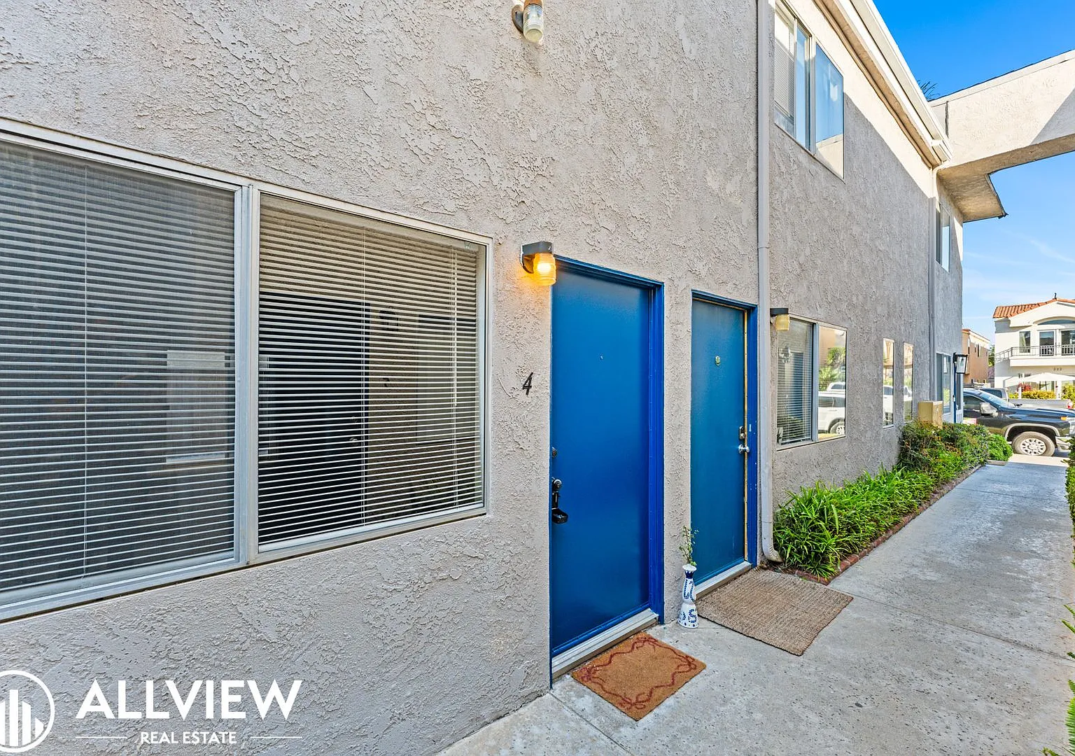 221 10th Street — Photo 2