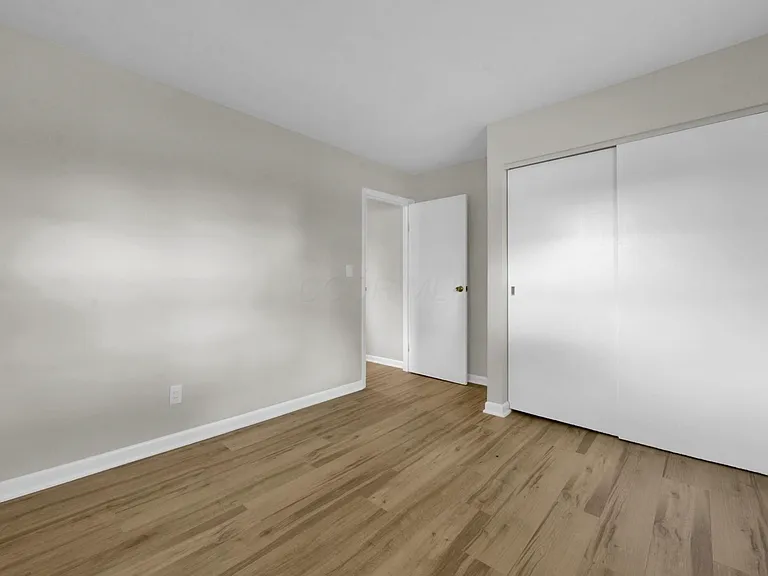 1169-1171 Eastfield Rd — Photo 10