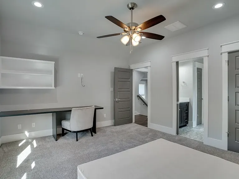 1625 N M L King Jr Blvd — Photo 30