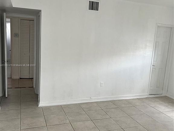 4th image of 1040 94th St APT 1