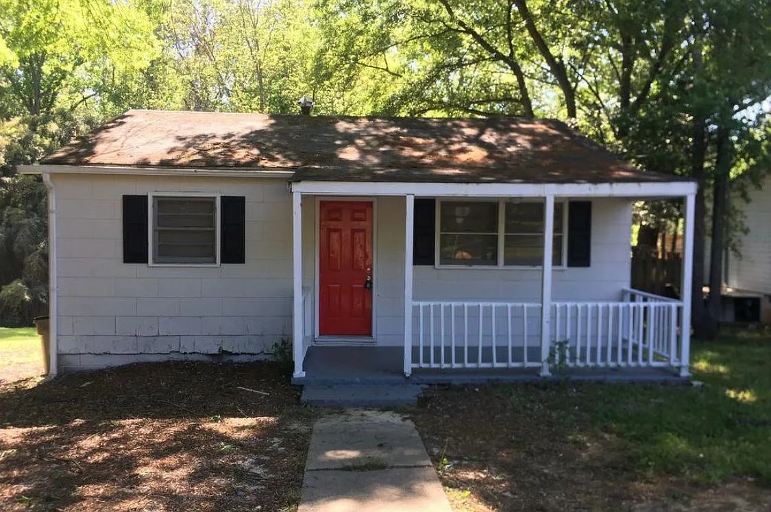 325 N Vance St — Photo 1