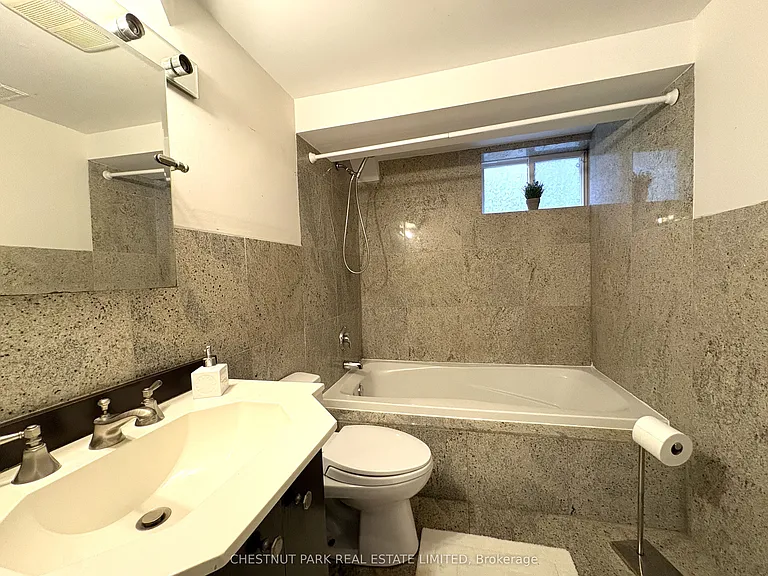 93 Surrey Ave — Photo 21