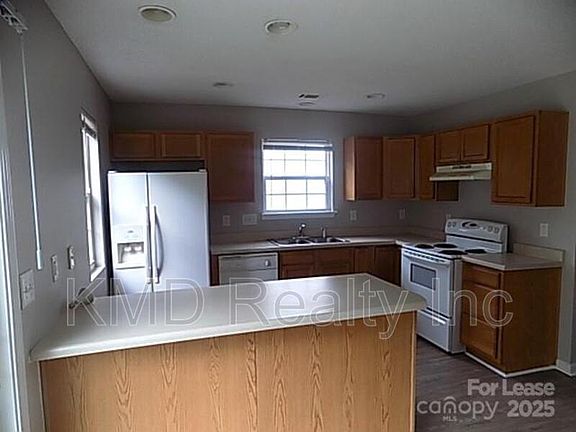 3rd image of 12952 Mosby Ln