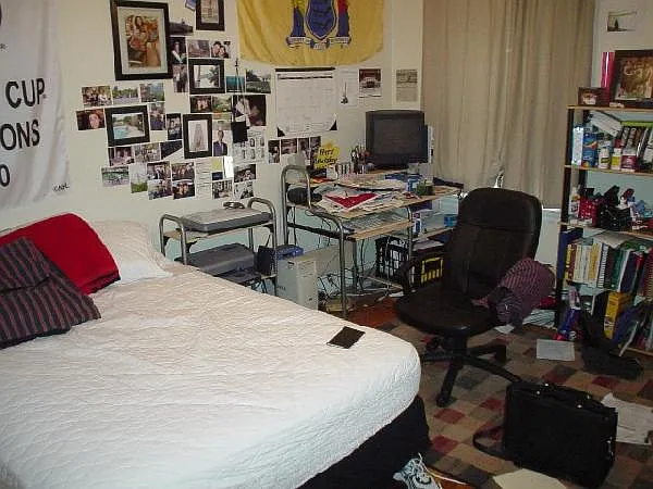 2 bed, 1.0 bath, $3,200 — Photo 2