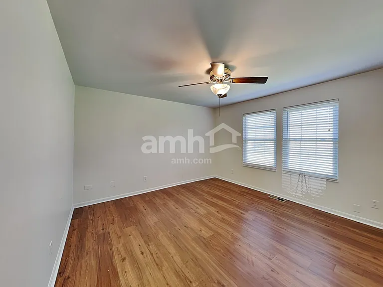 2211 Siesta Dr — Photo 8