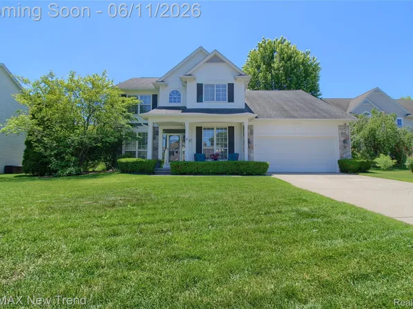 1063 Stable Ln, South Lyon, MI 48178