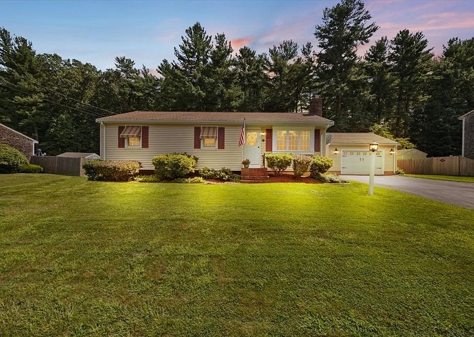 1st image of 32 Colonial Dr