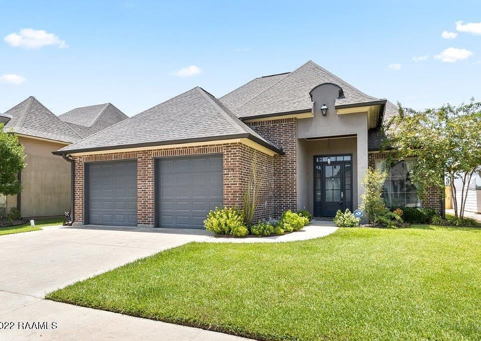 1st image of 216 Bayou Parc Dr