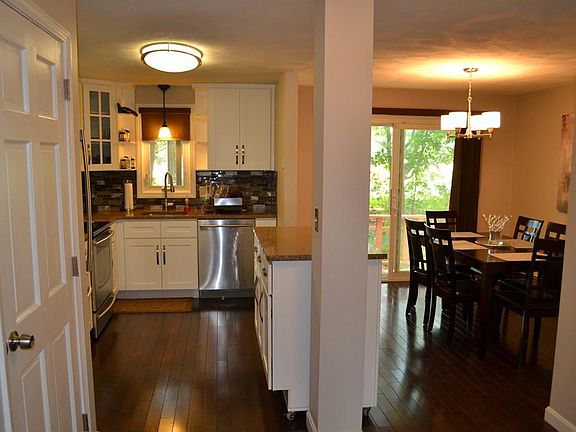 2nd image of 81 Casablanca Ct #81