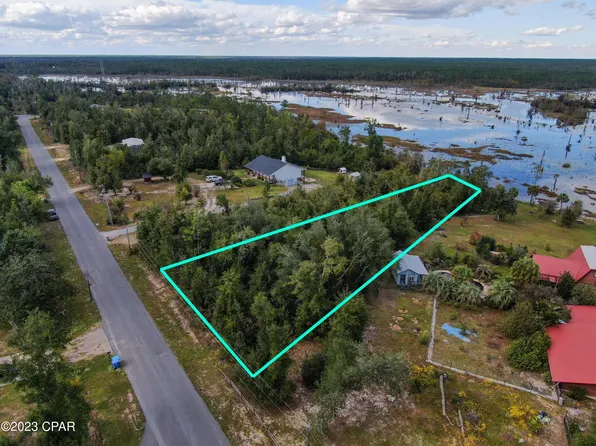 1 Stauber Ln, Youngstown, FL 32466