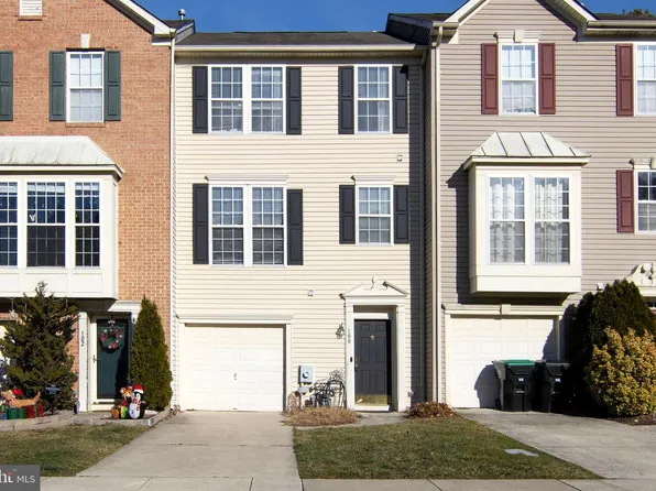 100 Colts Neck Dr, Sicklerville, NJ 08081