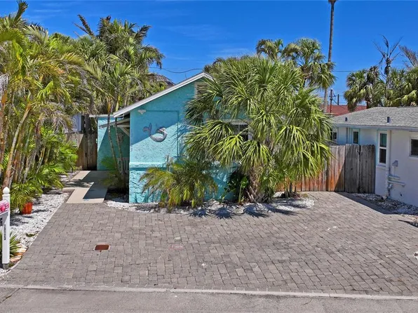 13123 4th St E, Madeira Beach, FL 33708