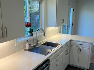 2350 Sandy Dr, Eugene, OR 97401