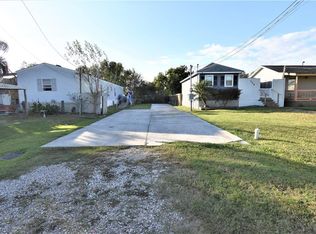 510 8th St, San Leon, TX 77539