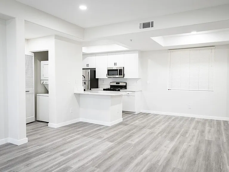 2820 Sawtelle Blvd — Photo 76