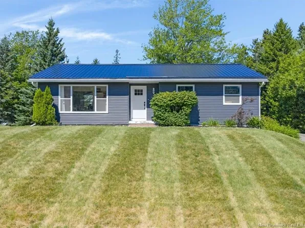 16 Brook St, Quispamsis, NB E2G 1P3