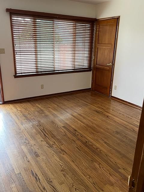 1st image of 454 Arcade Dr