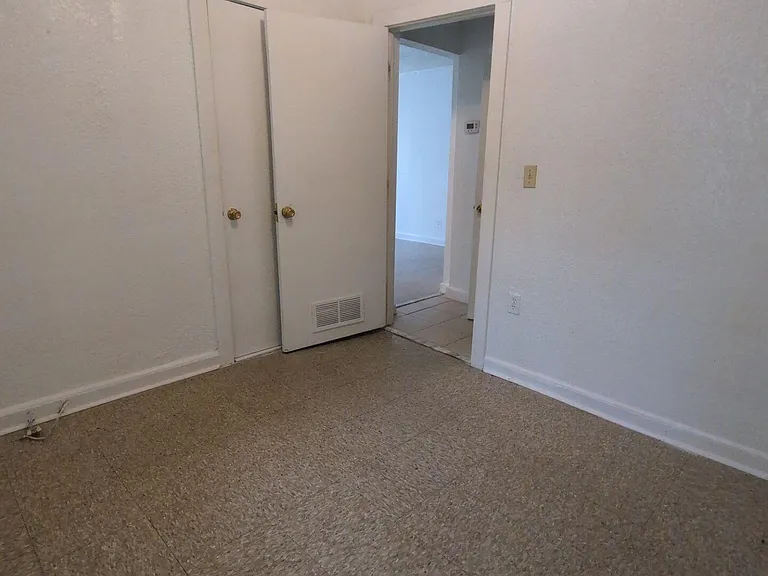 1454 Winthrop St — Photo 11