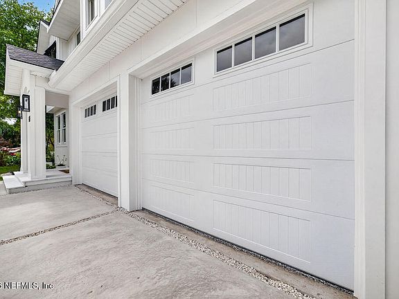 4th image of 569 MYRA Street