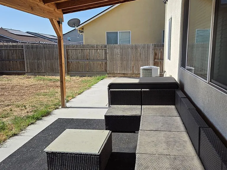 1443 Greenbrier Dr — Photo 29