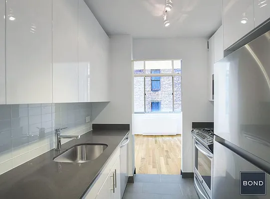 Rented by Bond New York | media 4
