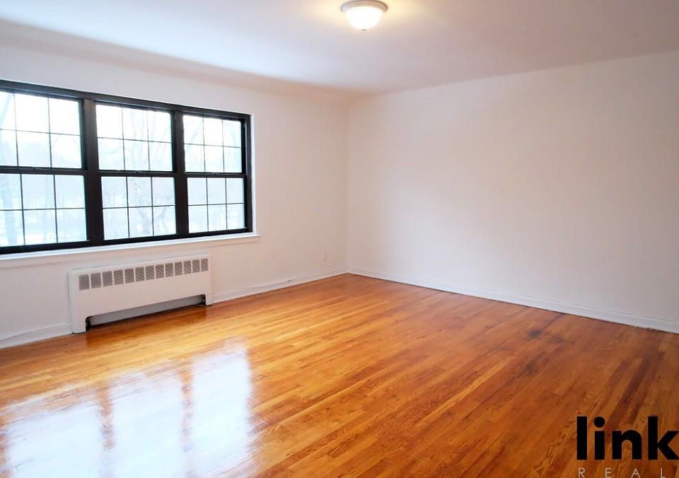 1st image of 365 Park View Ave APT 2