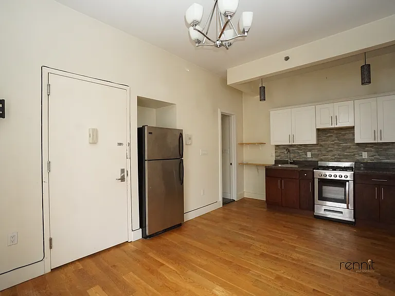 453 Franklin Ave #2B — Photo 9