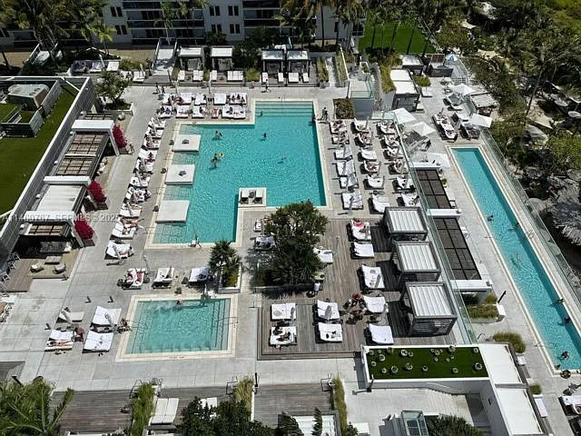 2301 Collins Ave #1121 — Photo 5