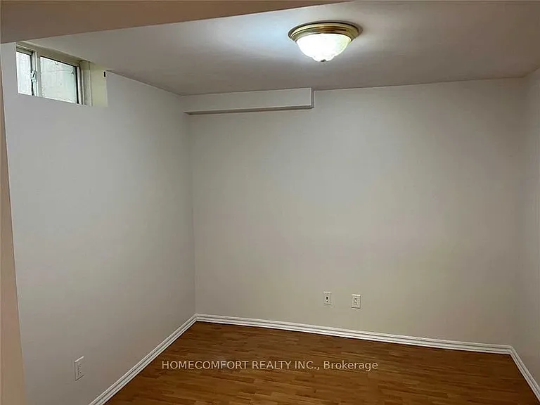 95 Ferncliffe Cres — Photo 17