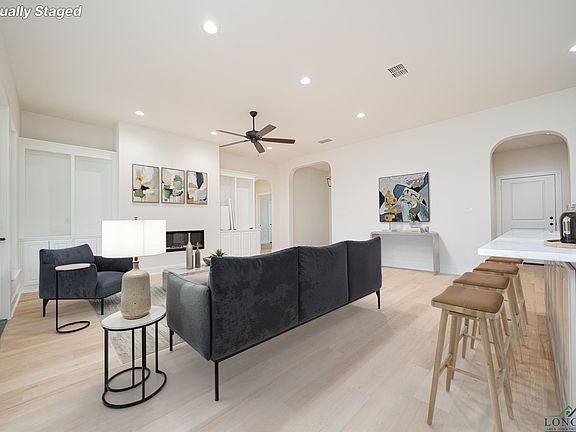 3rd image of 113 W Cates Ln