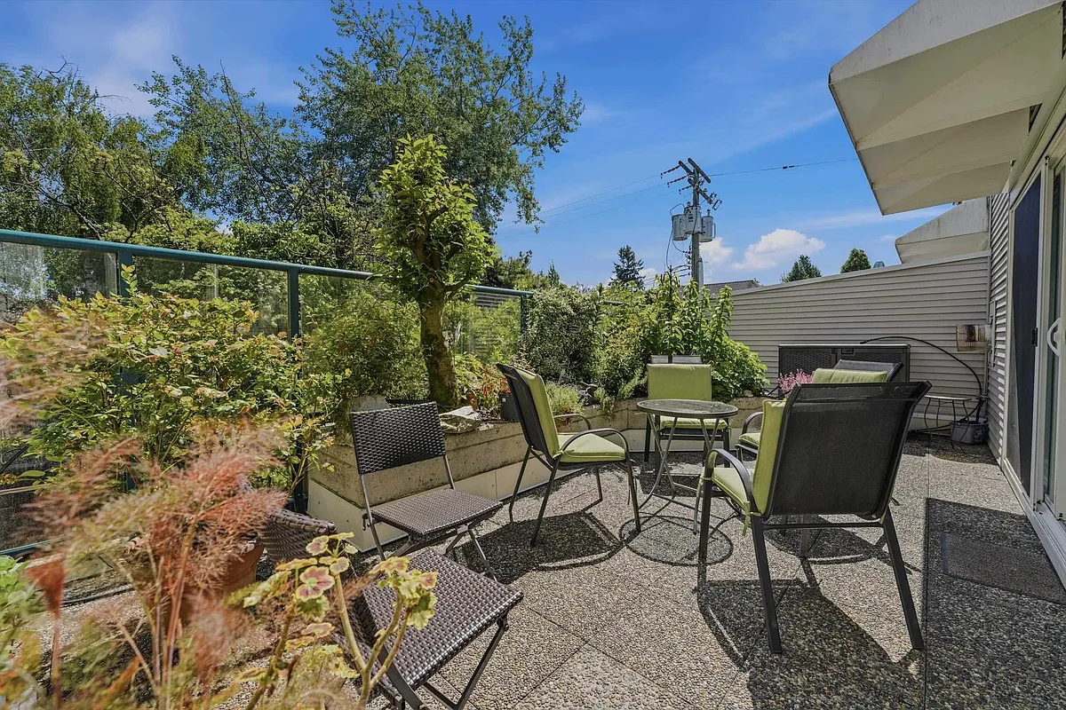 Building Photo - 3590 W 26th Ave #202
