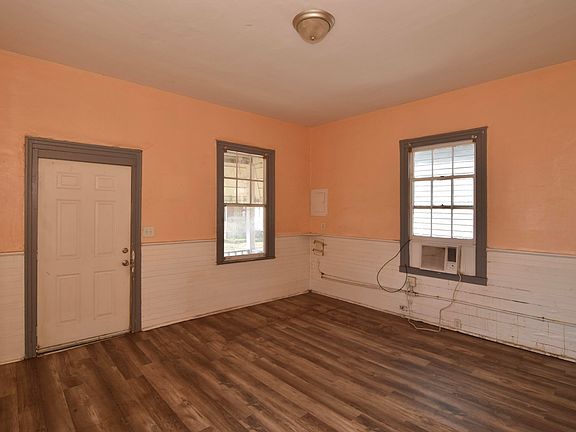 3rd image of 1817 Ellis Street