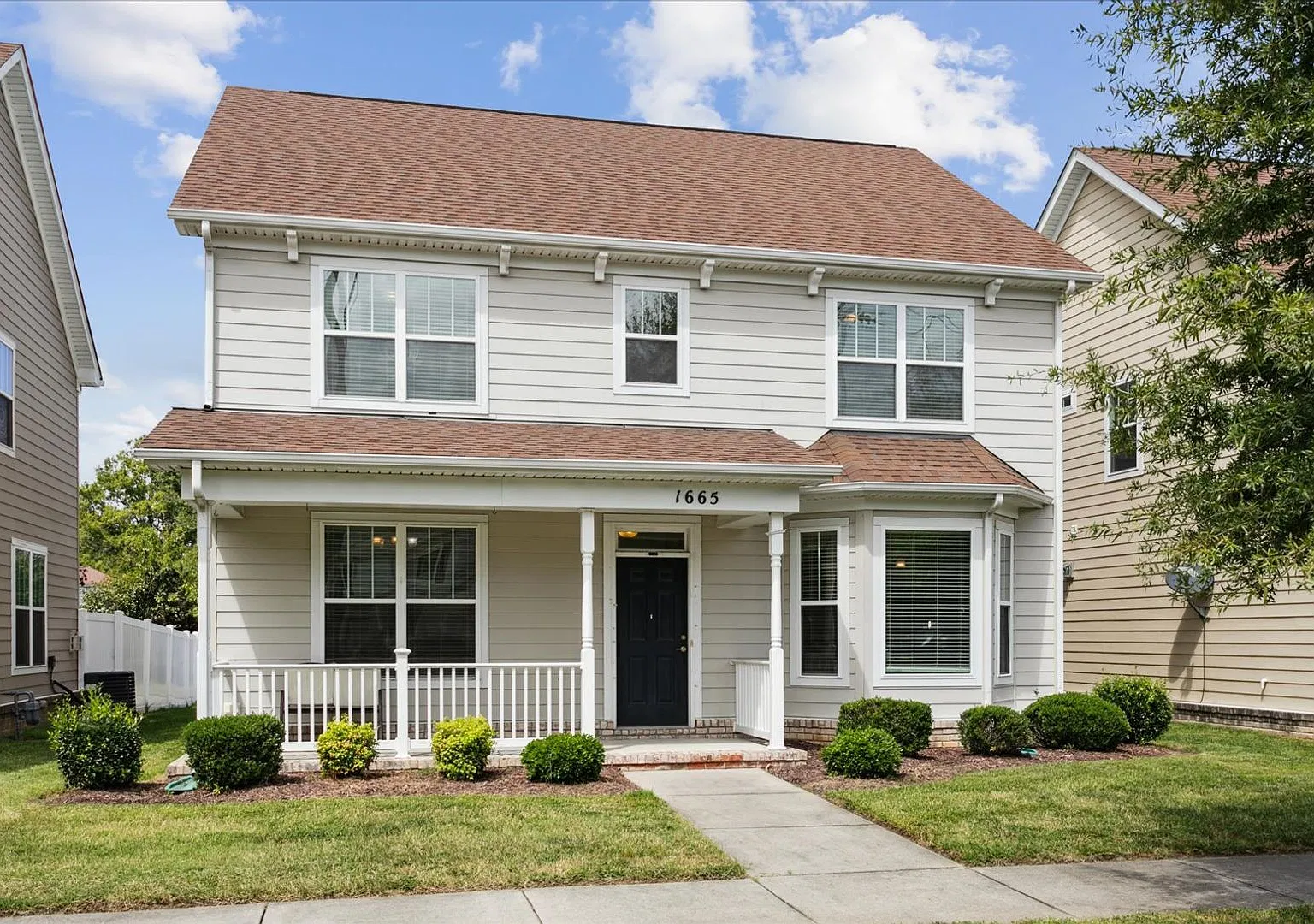 4 Bedroom, 2.5 Bath - Upstairs Laundry & Primary Suite - Near Peninsula Town Center — Photo 1